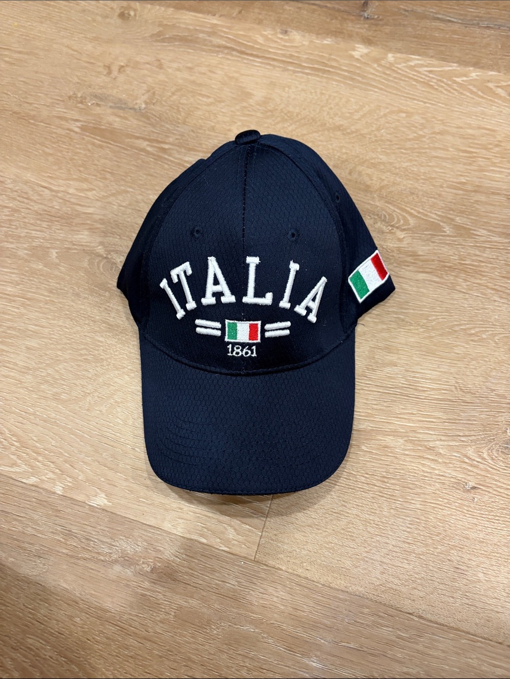 NWT Italia Embroidered Navy Baseball Cap
